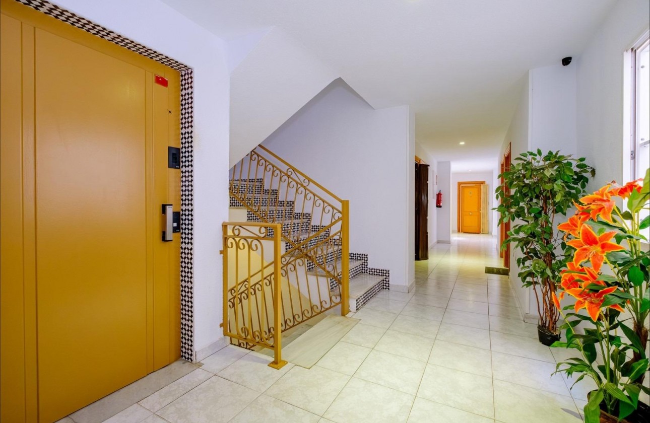 Resale - Apartment / flat - Torrevieja - Playa del Cura