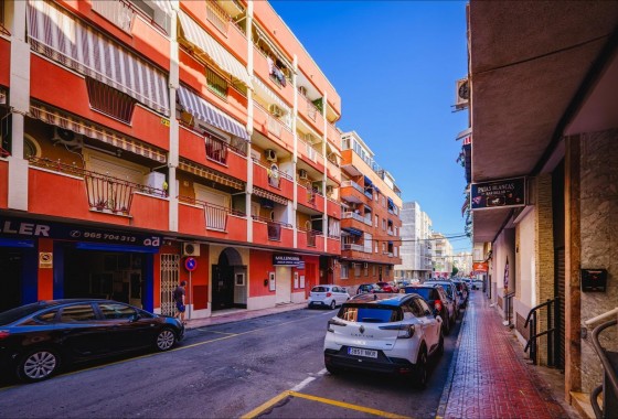 Resale - Apartment / flat - Torrevieja - Playa del Cura