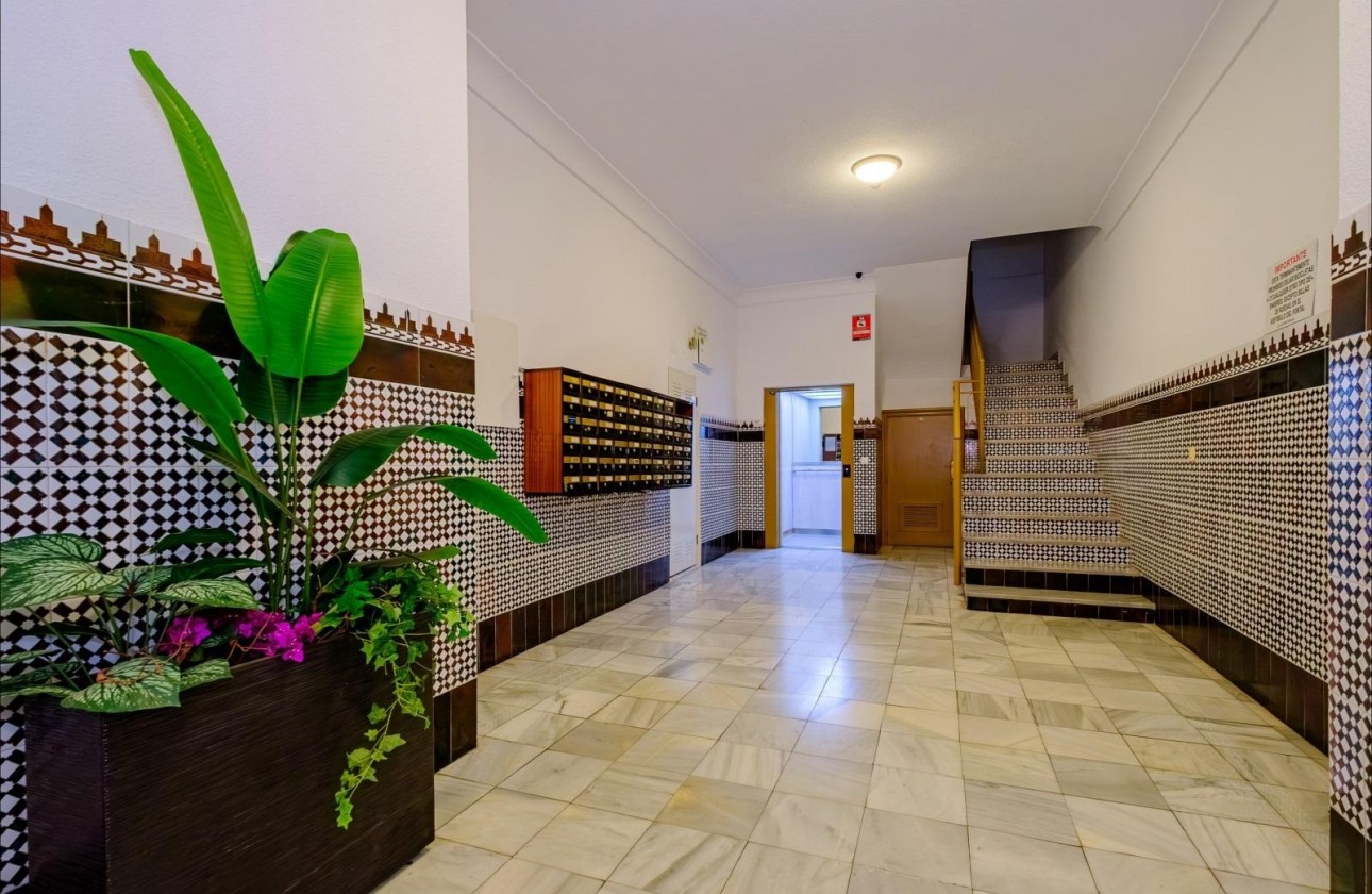 Resale - Apartment / flat - Torrevieja - Playa del Cura