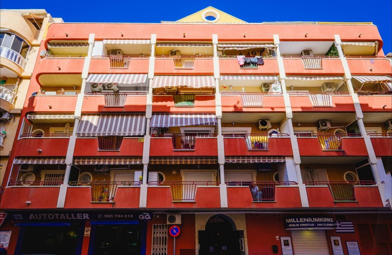 Resale - Apartment / flat - Torrevieja - Playa del Cura