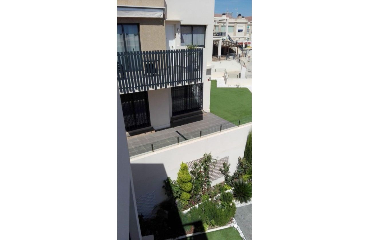 Resale - Bungalow - Orihuela Costa - La Zenia