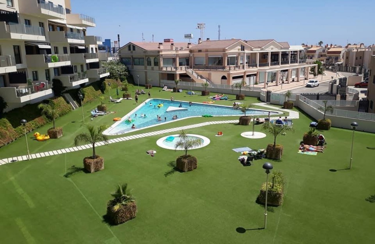 Resale - Bungalow - Orihuela Costa - La Zenia