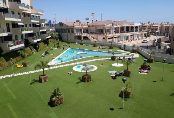 Resale - Bungalow - Orihuela Costa - La Zenia