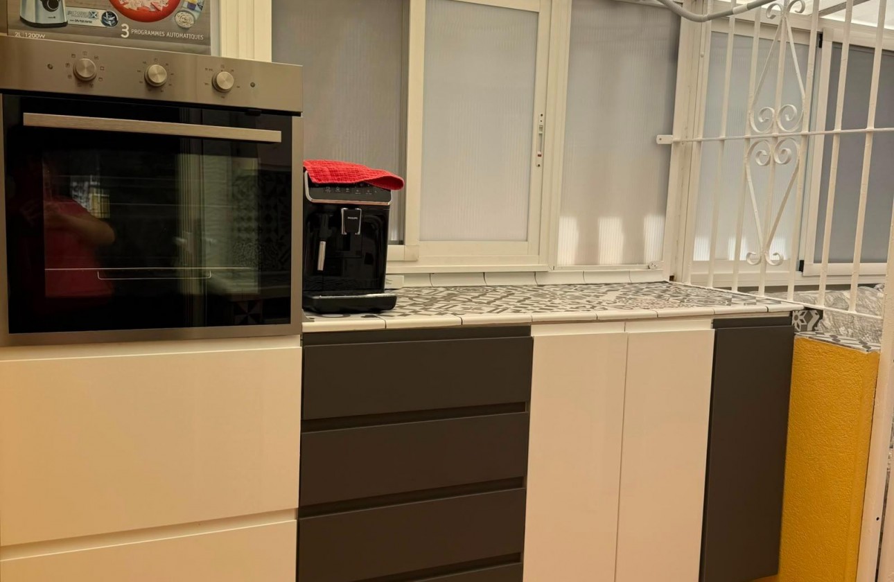 Resale - Bungalow - Torrevieja - LA MATA