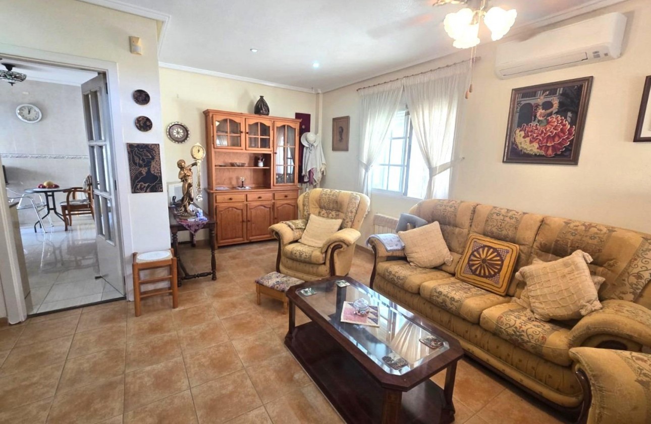 Resale - Villa - Torrevieja - Los Balcones - Los Altos del Edén