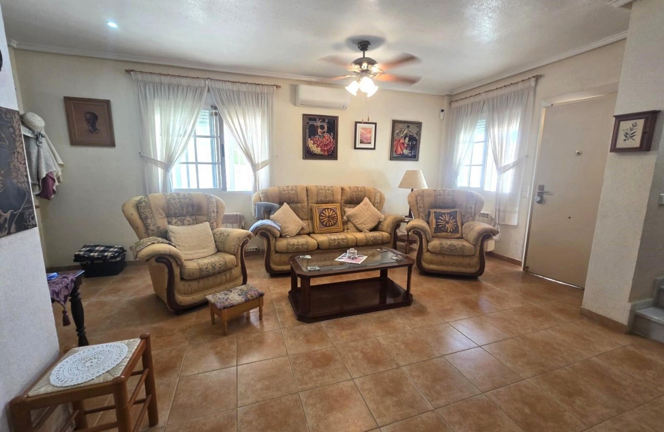 Resale - Villa - Torrevieja - Los Balcones - Los Altos del Edén
