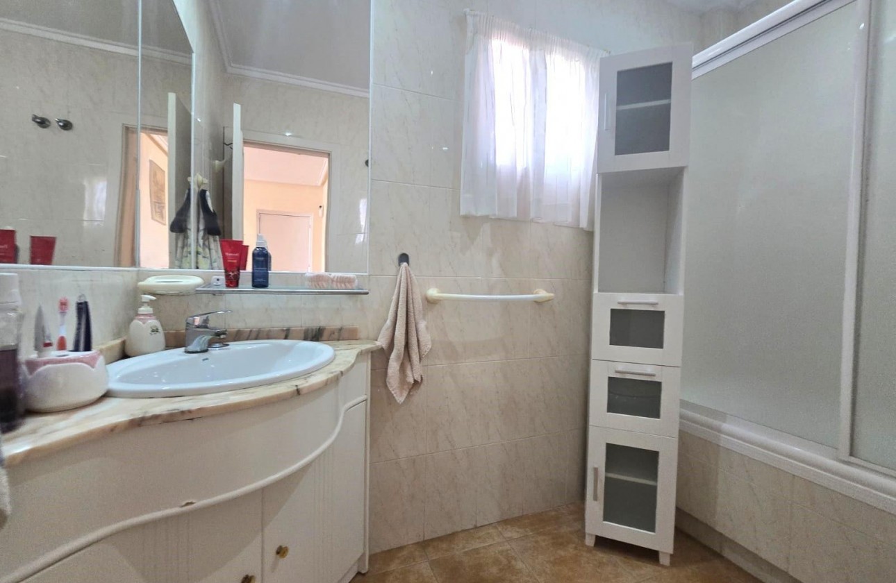Resale - Villa - Torrevieja - Los Balcones - Los Altos del Edén