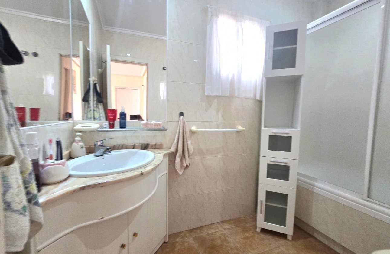 Resale - Villa - Torrevieja - Los Balcones - Los Altos del Edén