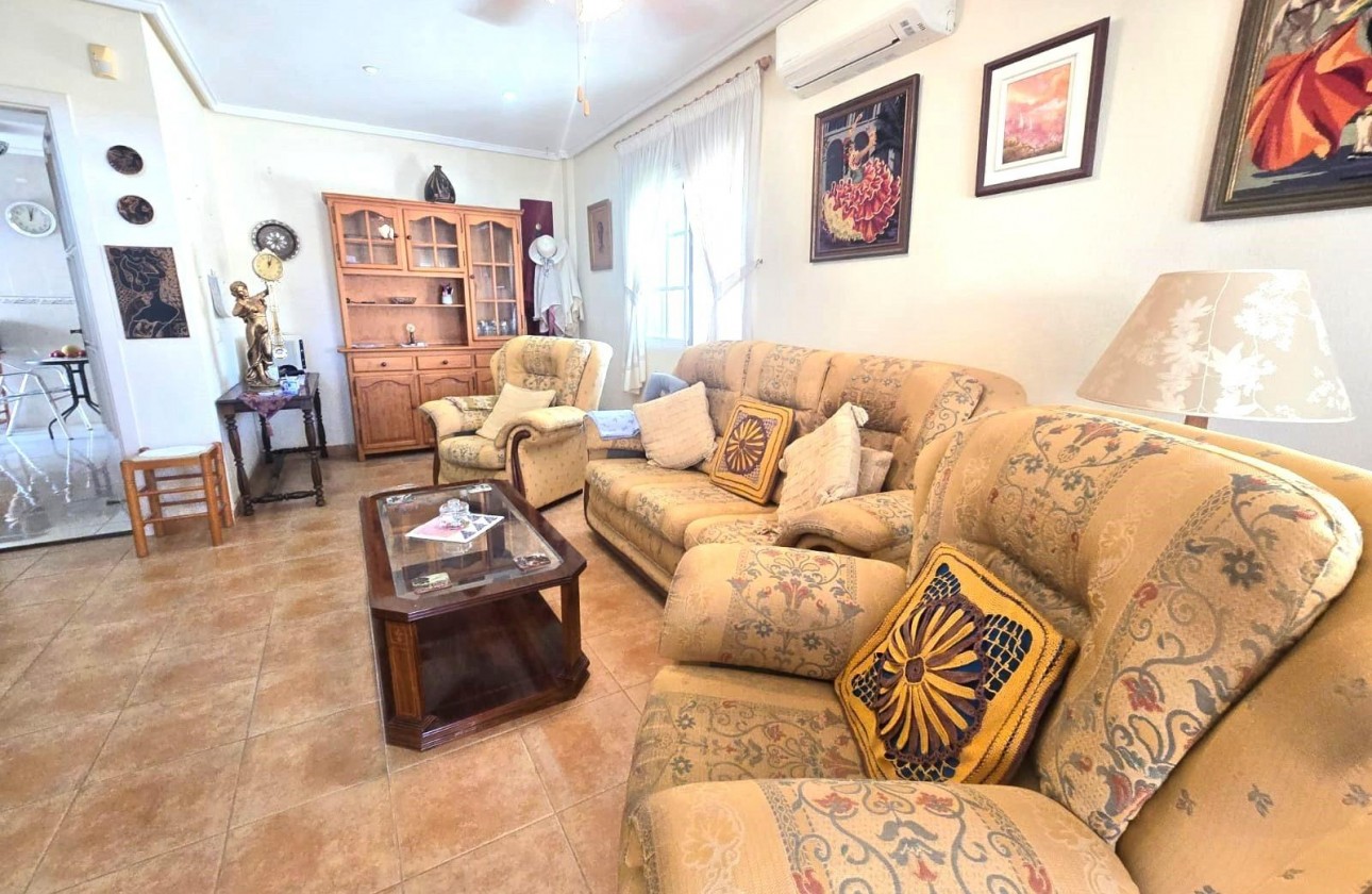 Resale - Villa - Torrevieja - Los Balcones - Los Altos del Edén