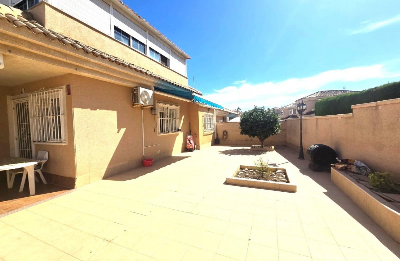 Resale - Villa - Torrevieja - Los Balcones - Los Altos del Edén