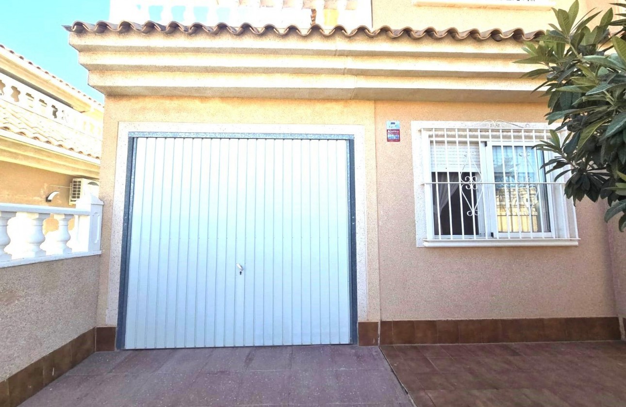 Resale - Villa - Torrevieja - Los Balcones - Los Altos del Edén