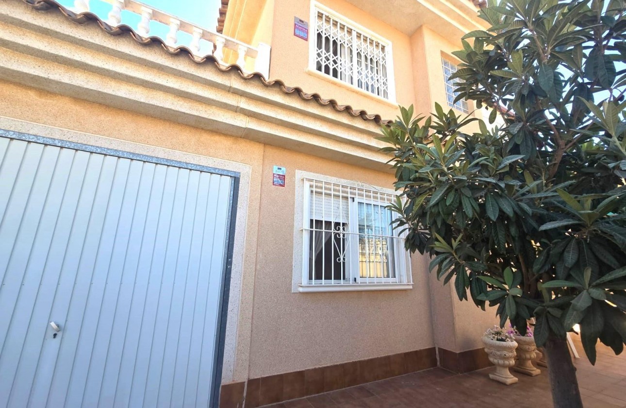Resale - Villa - Torrevieja - Los Balcones - Los Altos del Edén