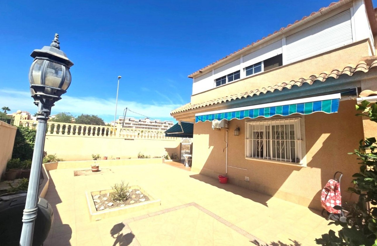 Resale - Villa - Torrevieja - Los Balcones - Los Altos del Edén