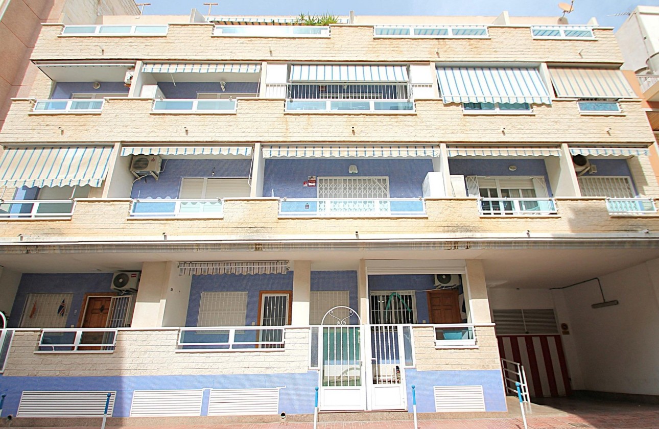 Resale - Apartment / flat - Torrevieja - Las Piscinas Naturales