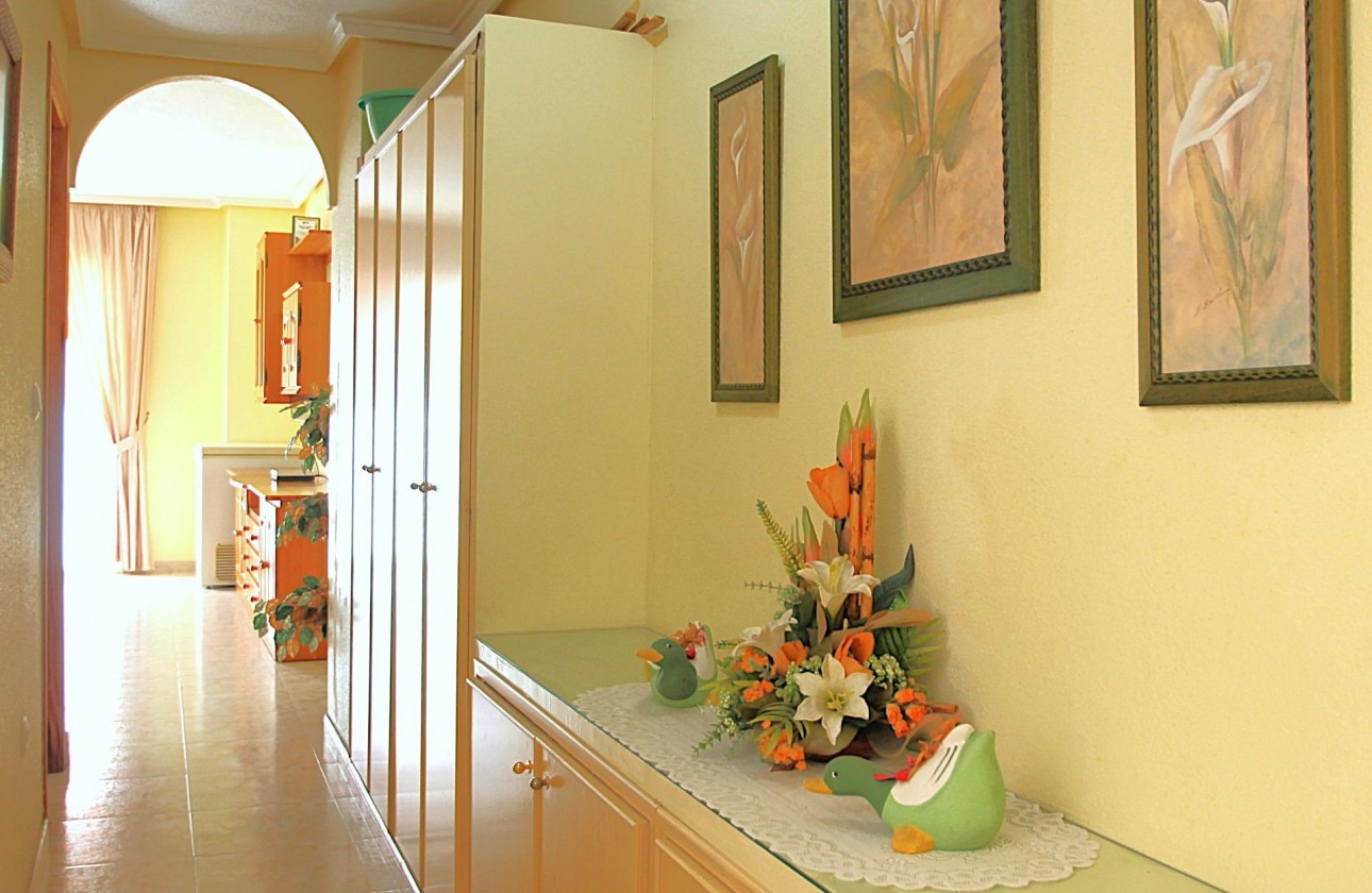 Resale - Apartment / flat - Torrevieja - Las Piscinas Naturales