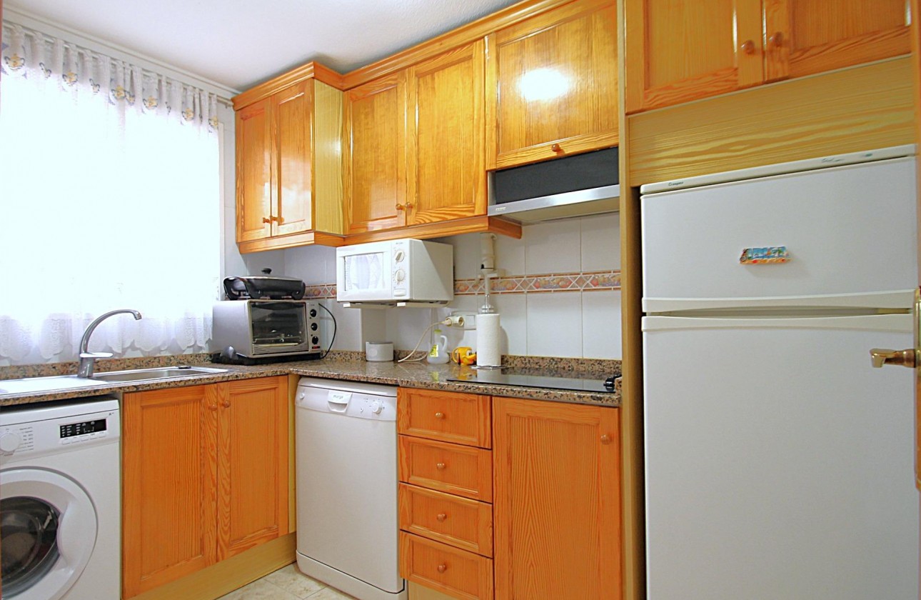 Resale - Apartment / flat - Torrevieja - Las Piscinas Naturales
