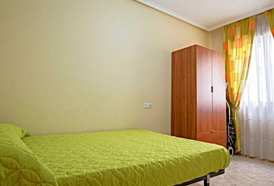 Resale - Apartment / flat - Torrevieja - Las Piscinas Naturales