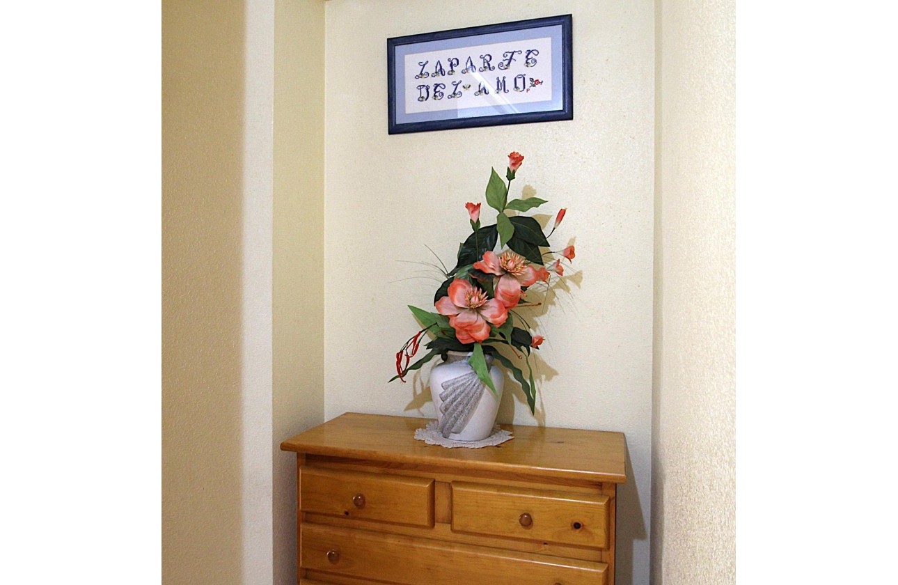 Resale - Apartment / flat - Torrevieja - Las Piscinas Naturales