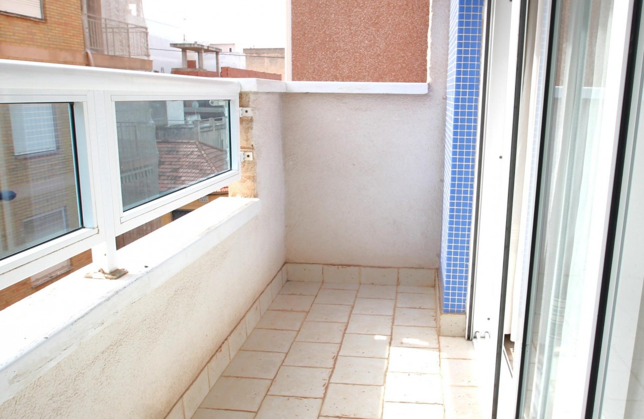 Resale - Apartment / flat - Torrevieja - Las Piscinas Naturales