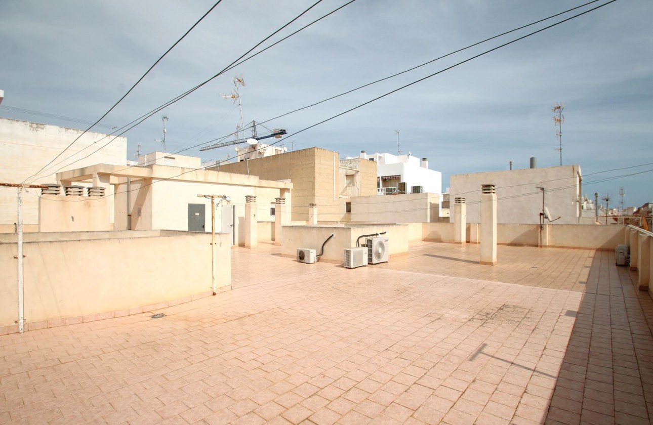 Resale - Apartment / flat - Torrevieja - Las Piscinas Naturales