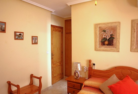 Resale - Apartment / flat - Torrevieja - Las Piscinas Naturales