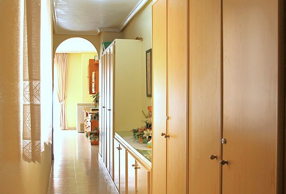 Resale - Apartment / flat - Torrevieja - Las Piscinas Naturales
