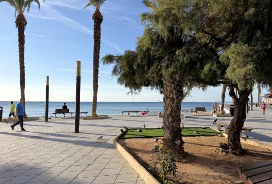 Resale - Apartment / flat - Torrevieja - Las Piscinas Naturales