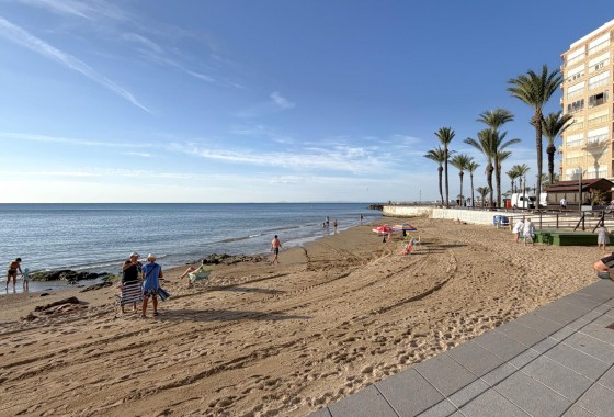 Resale - Apartment / flat - Torrevieja - Las Piscinas Naturales