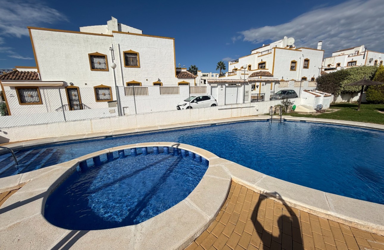 Revente - Villa - Orihuela - Entre Naranjos Vistabella