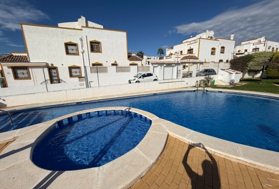 Revente - Villa - Orihuela - Entre Naranjos Vistabella