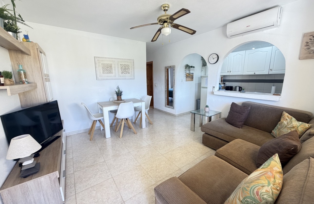 Resale - Apartment / flat - Villamartin