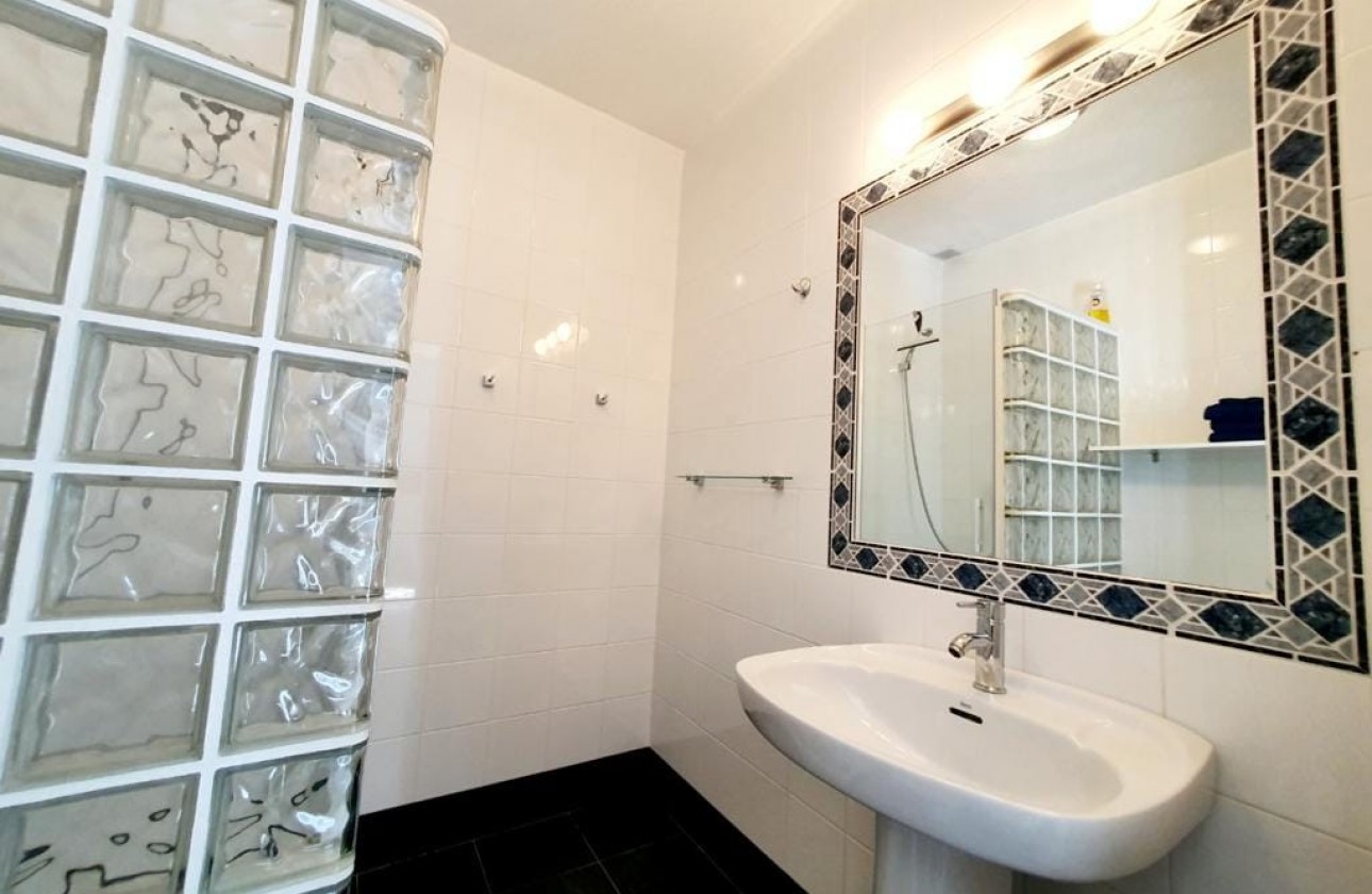 Revente - Villa - Orihuela Costa - Villamartín