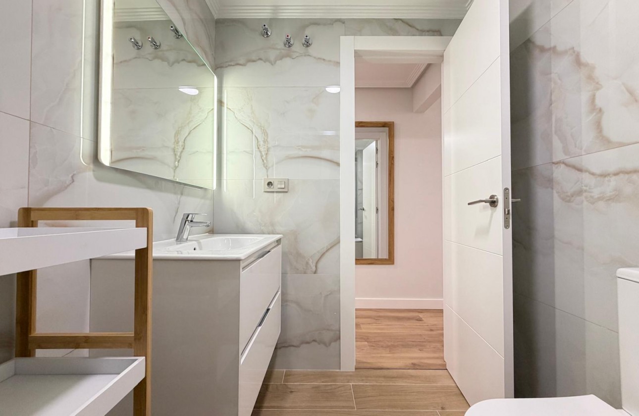 Revente - Appartement - Torrevieja - Centro