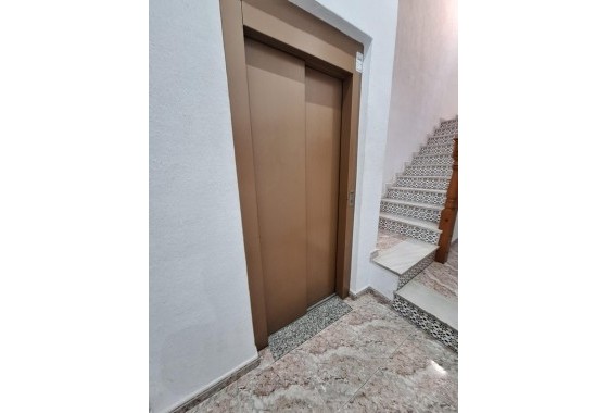 Reventa - Apartamento / piso - Torrevieja - Estacion de autobuses