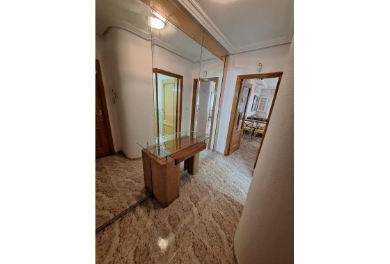 Reventa - Apartamento / piso - Torrevieja - Estacion de autobuses