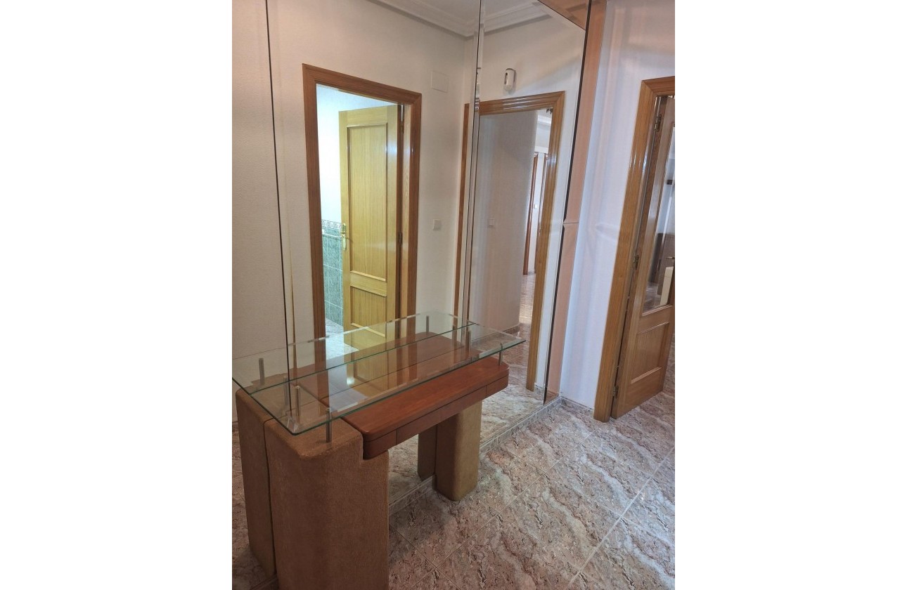 Reventa - Apartamento / piso - Torrevieja - Estacion de autobuses