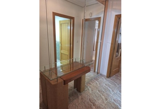 Reventa - Apartamento / piso - Torrevieja - Estacion de autobuses