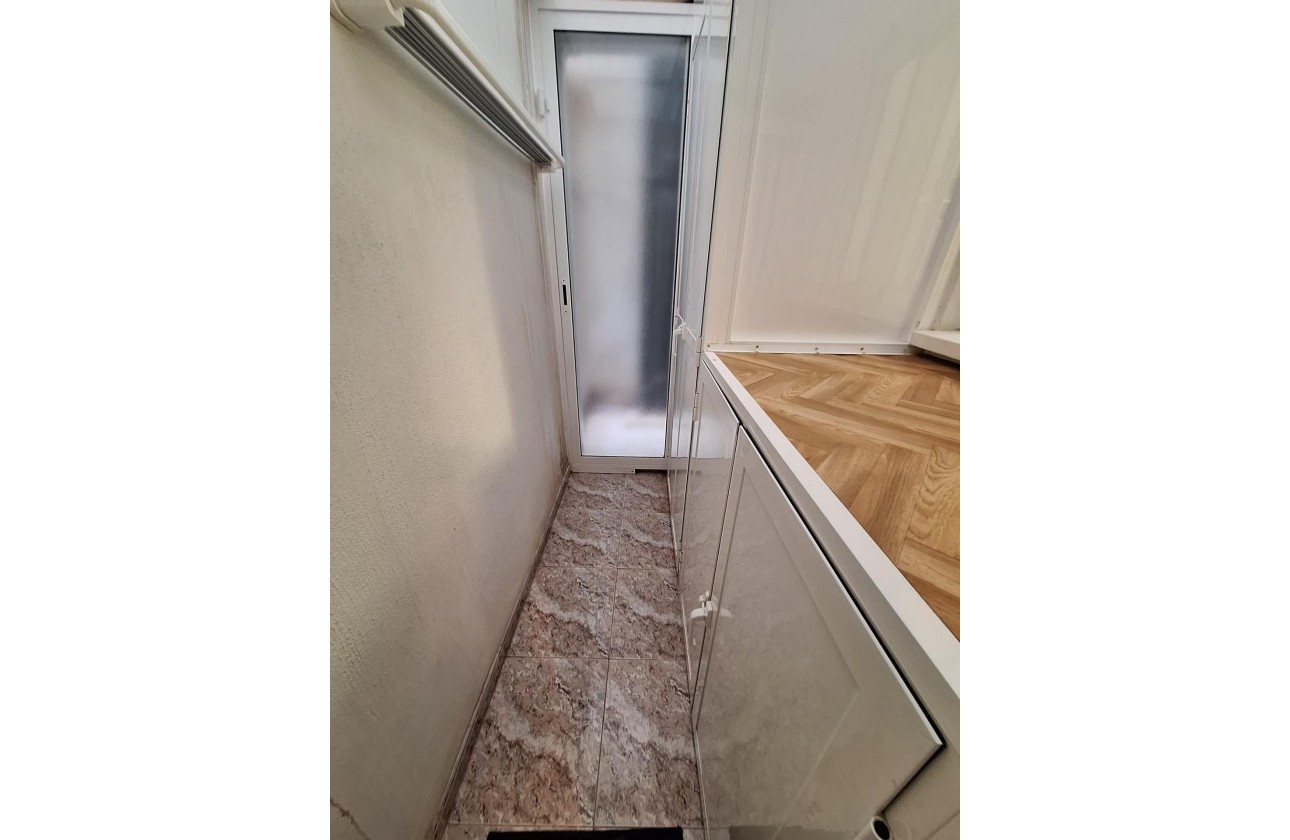 Reventa - Apartamento / piso - Torrevieja - Estacion de autobuses