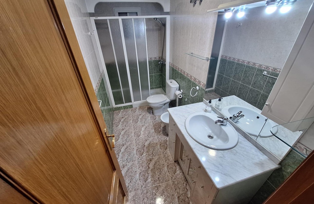 Reventa - Apartamento / piso - Torrevieja - Estacion de autobuses