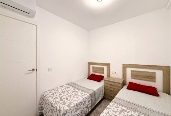 Reventa - Apartamento / piso - Torrevieja - Playa del Cura